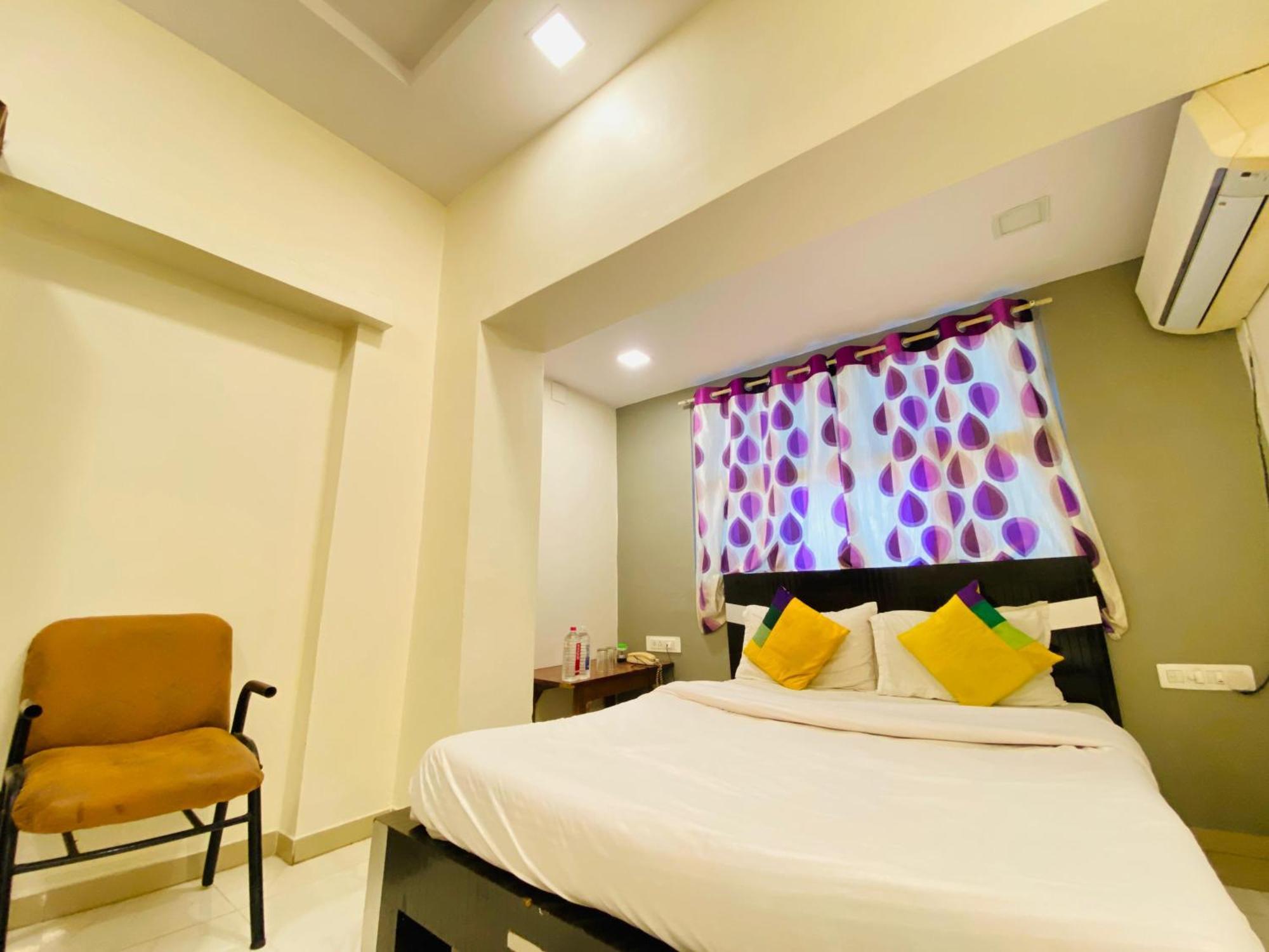 Hotel Aakash Navrangpura Ahmadábád Kültér fotó
