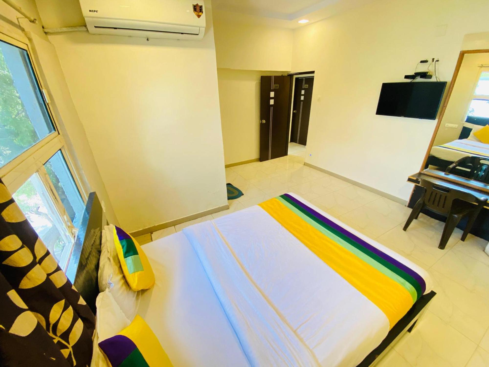 Hotel Aakash Navrangpura Ahmadábád Kültér fotó
