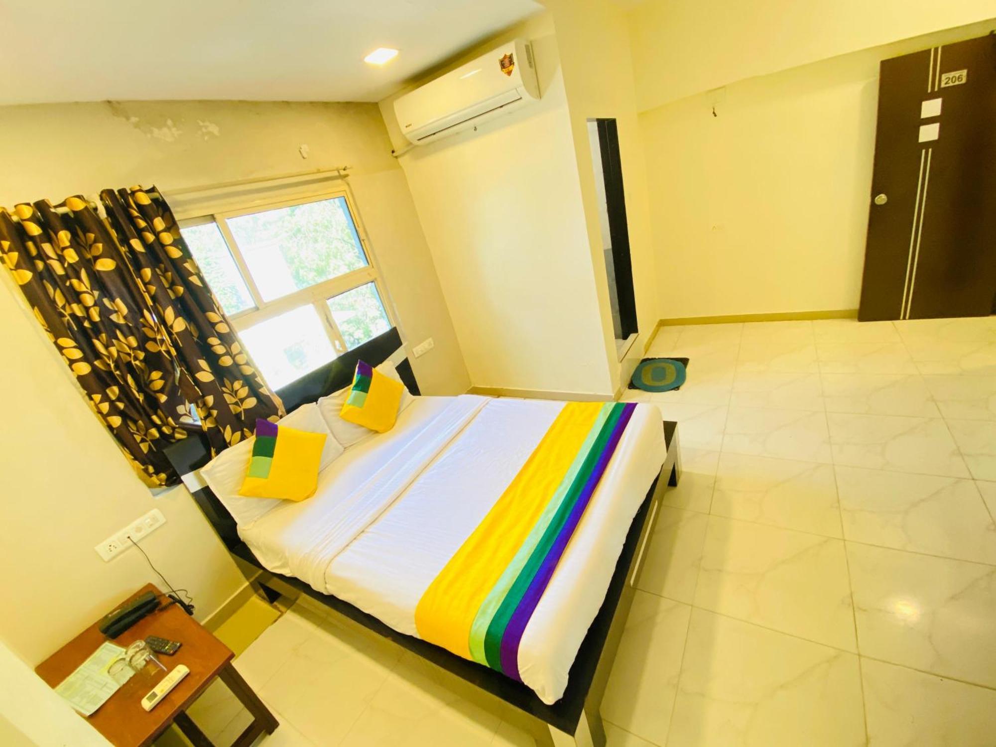 Hotel Aakash Navrangpura Ahmadábád Kültér fotó